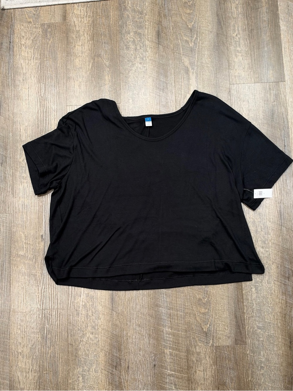 NWT PLUS SIZE Old Navy Black Cropped Scoop Neck Tee